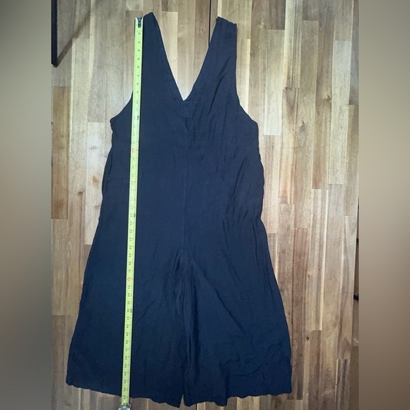 Good Luck Gem Sleeveless Wide Leg V-Neck Pull On Black Jumpsuit Size Medium - Picture 8 of 11
